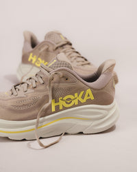 Men’s HOKA Clifton 10 – Raw Linen / Stone Lightweight Trainer