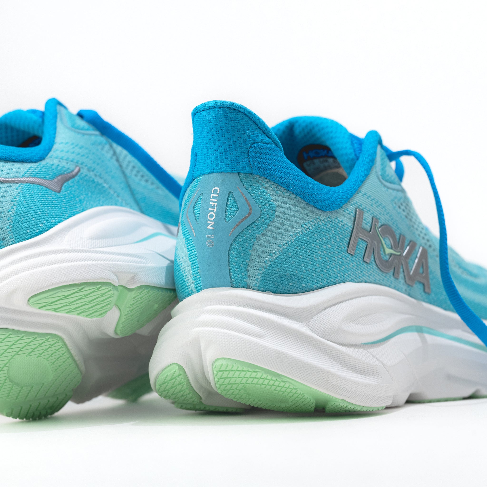 岬 Women's HOKA Clifton 10 Lightweight Running Shoe in Skyward