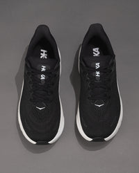 Men’s HOKA Arahi 8 – Black / White Lightweight Stability Trainer