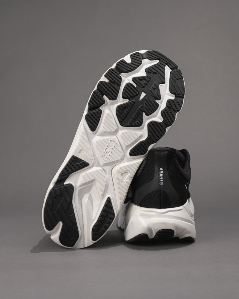 Men’s HOKA Arahi 8 – Black / White Lightweight Stability Trainer