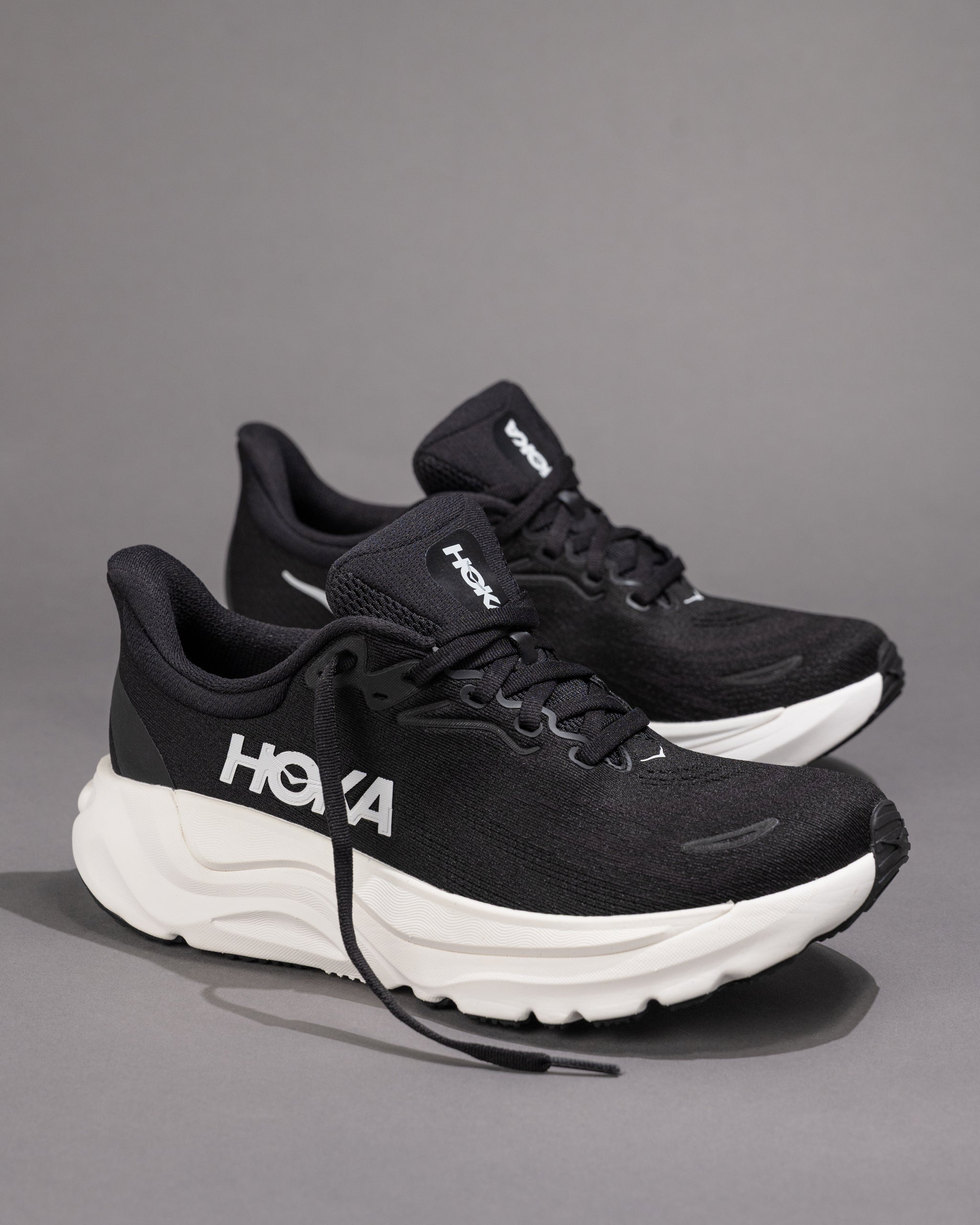 Women's HOKA Arahi 8 – Black / White Skies Stability Running Shoe