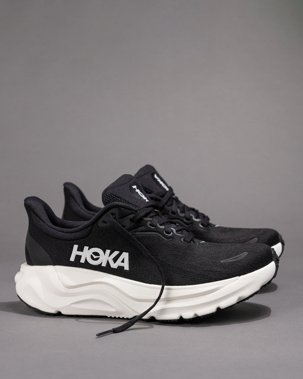 Women’s HOKA Arahi 8 – Black / White Stability Running Shoe