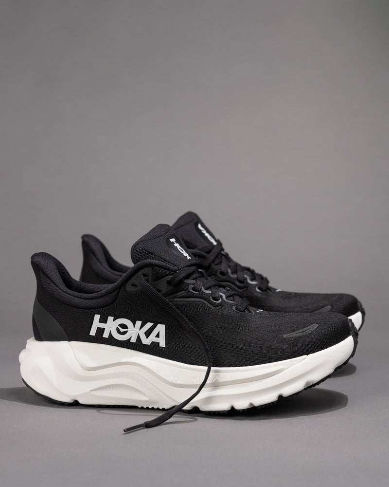 Women’s HOKA Arahi 8 – Black / White Stability Running Shoe