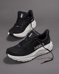 Women’s HOKA Arahi 8 – Black / White Stability Running Shoe