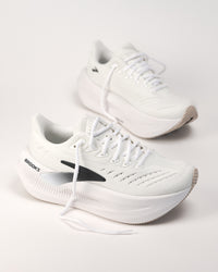 Side profile of women’s Brooks Glycerin Max 2 with plush midsole and rocker sole