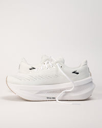 Side profile of women’s Brooks Glycerin Max 2 with plush midsole and rocker sole