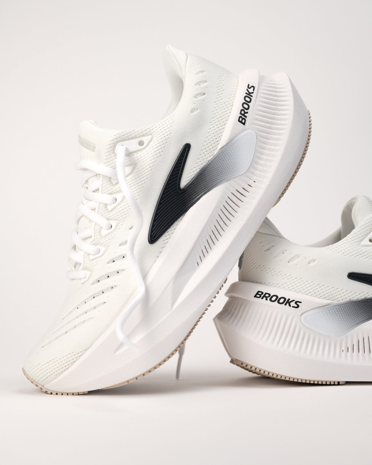 Close-up of Brooks Glycerin Max 2 upper made with recycled materials