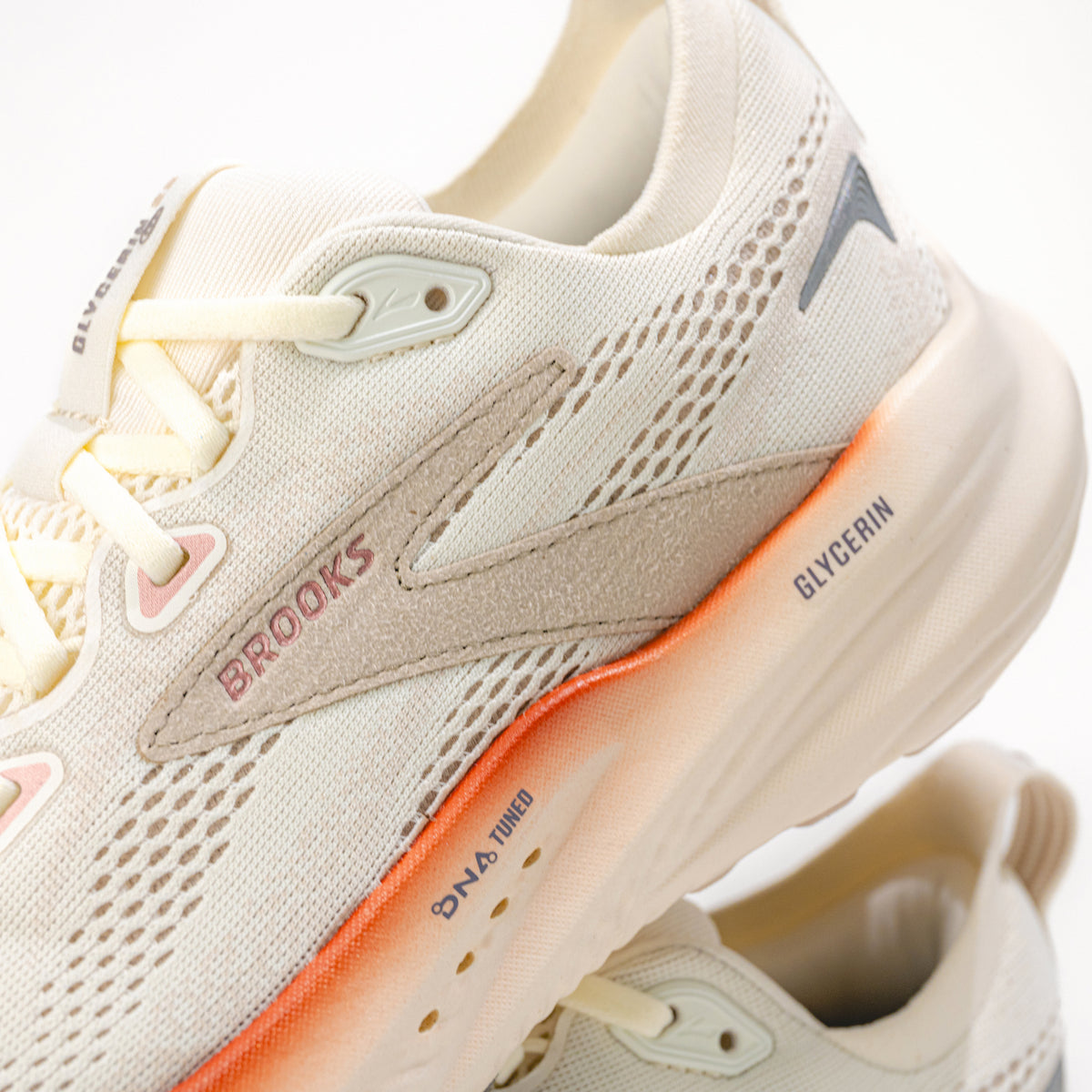 Women's Brooks Glycerin 22 Road-Running Shoe in Coconut/Chateau Grey