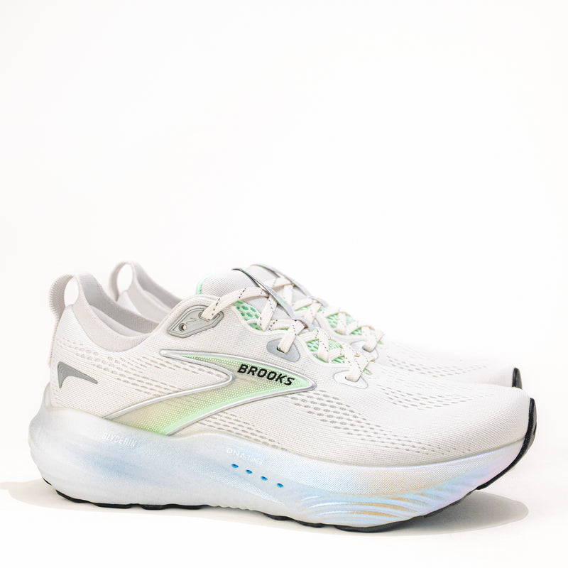 White running shoe with 'Brooks' branding on a white background
Women's Brooks Glycerin 22 Road-Running Shoe in White/Pearlized