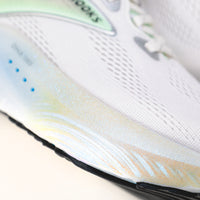 Women's Brooks Glycerin 22 Road-Running Shoe in White/Pearlized