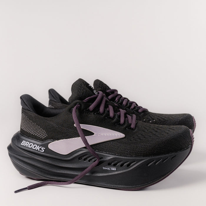 Front detail view of the Women's Brooks Running Glycerin Max, highlighting the dual nitrogen-infused DNA Tuned cushioning for soft landings and responsive toe-offs.