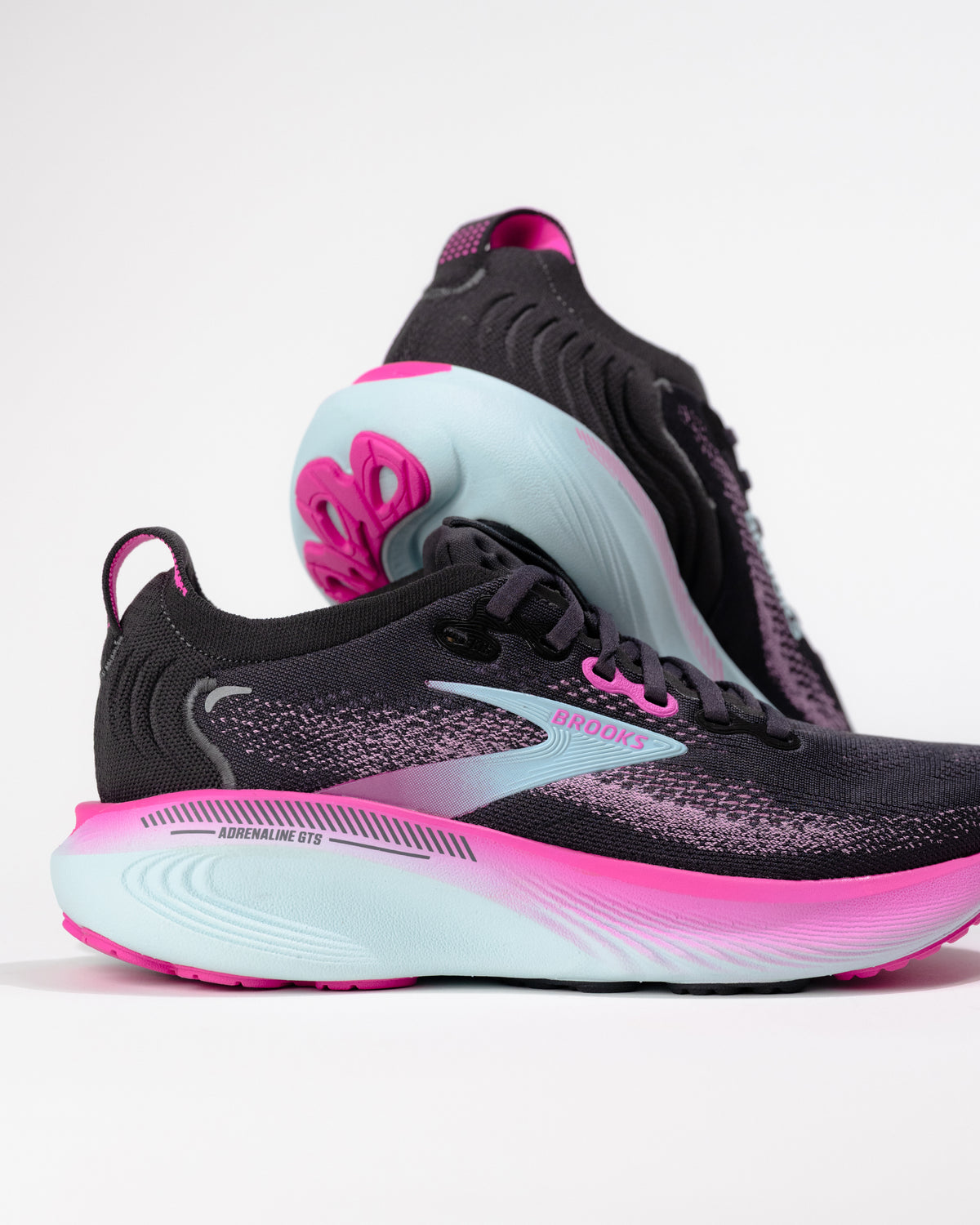 Women’s Brooks Adrenaline GTS 25 logo detail