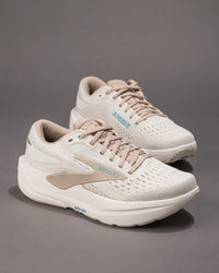 Women’s Brooks Ghost Max 3 – Max Cushion Neutral Trainer in Coconut/Chateau Grey