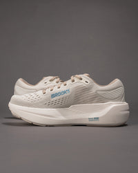 Women’s Brooks Ghost Max 3 – Max Cushion Neutral Trainer in Coconut/Chateau Grey