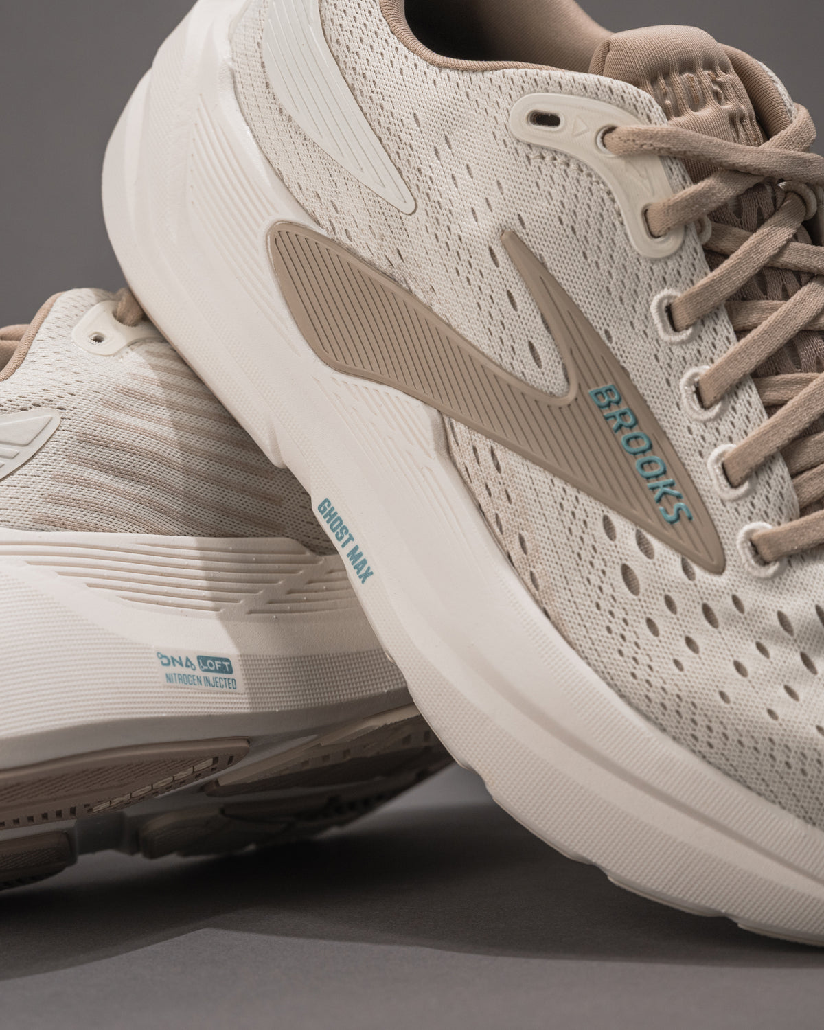 Women’s Brooks Ghost Max 3 – Max Cushion Neutral Trainer in Coconut/Chateau Grey