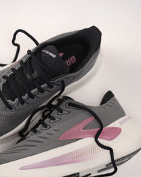 Detail shot of lacing, opening, and tongue on the Women’s Brooks Glycerin Max 2 Running Shoe in Grey/Coconut/Metallic