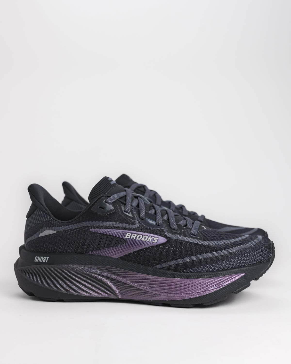 Women's Brooks Ghost 18 Road Running Shoe in Ebony / Folkstone / Metallic