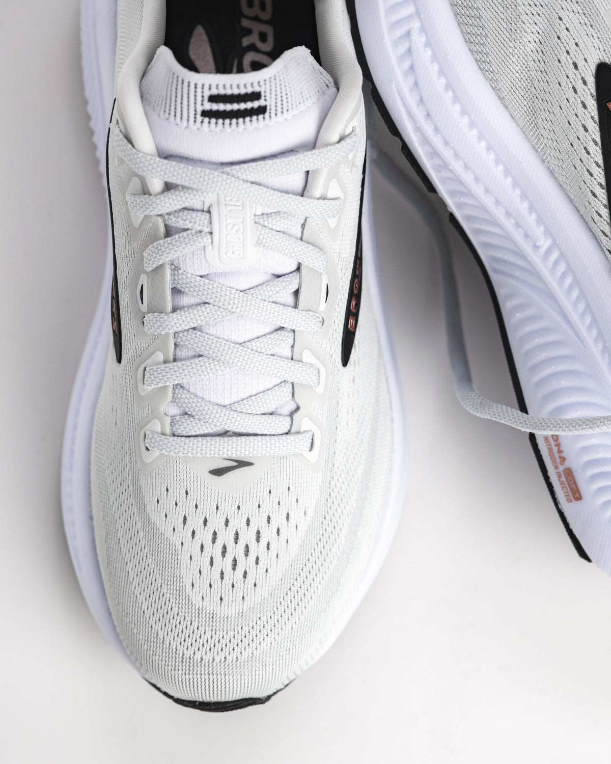 W-GHOST 18 - WHITE - MESH