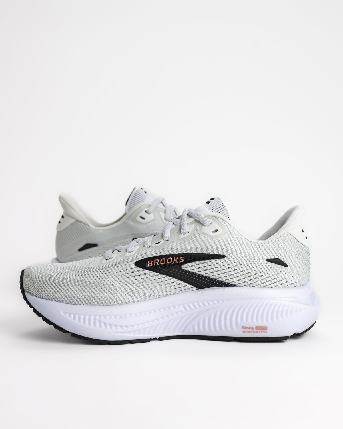W-GHOST 18 - WHITE - MESH