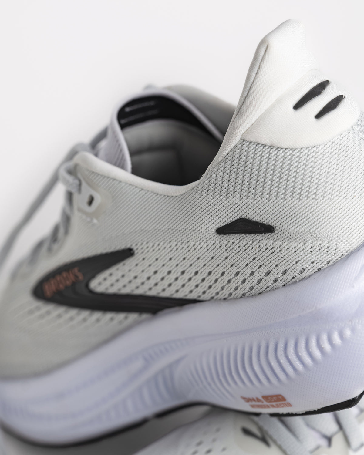 W-GHOST 18 - WHITE - MESH