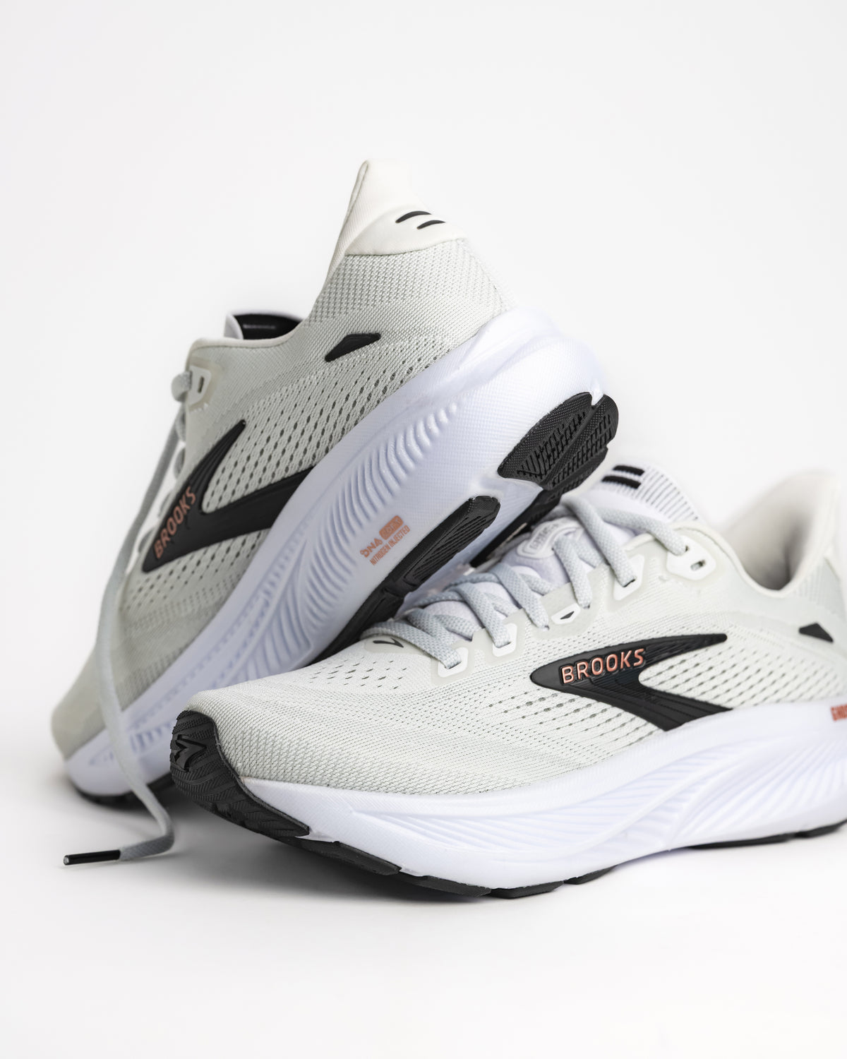 W-GHOST 18 - WHITE - MESH