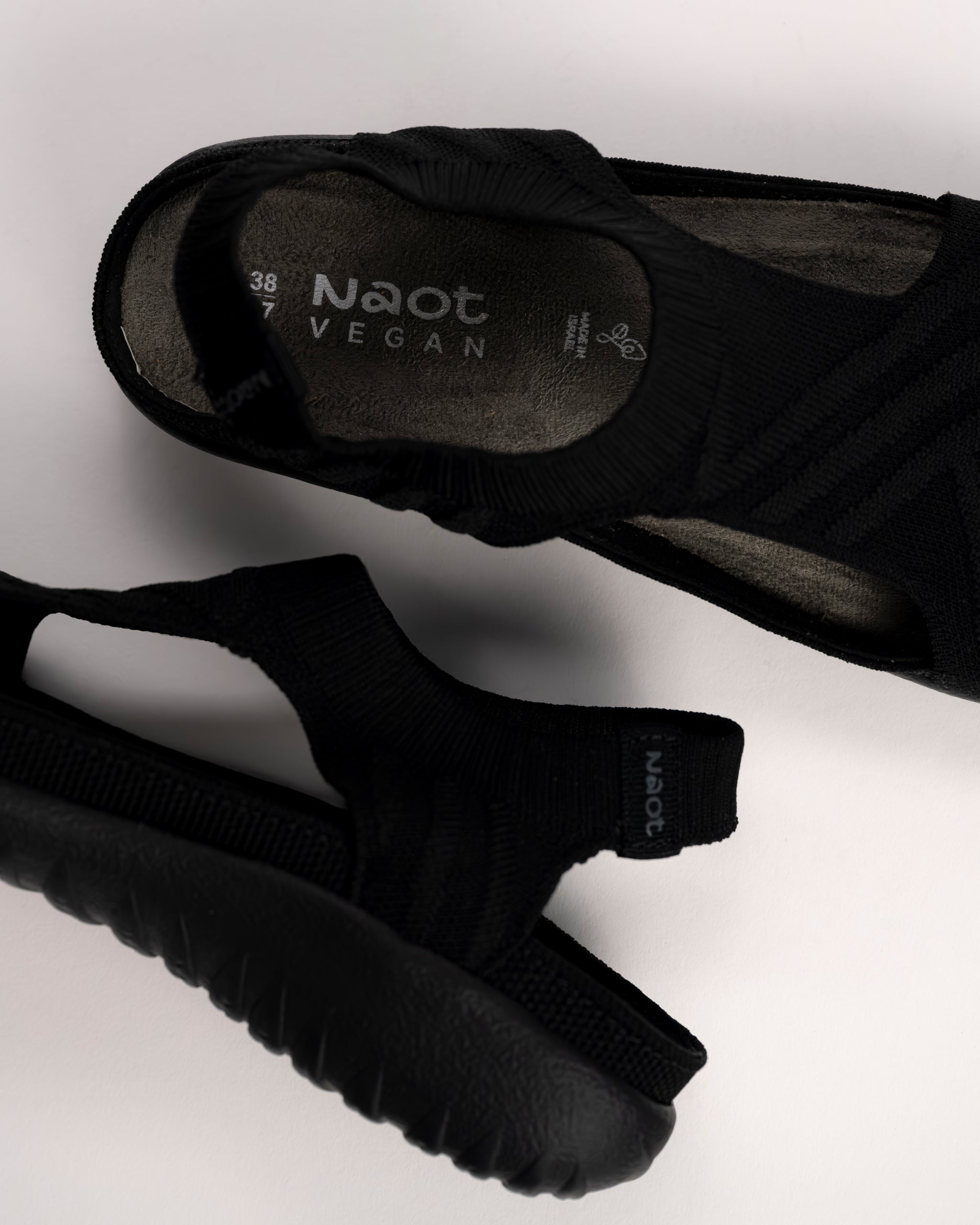 Naot Kawhia Knit Vegan Comfort Sandal in Black – Plaza Shoe Store