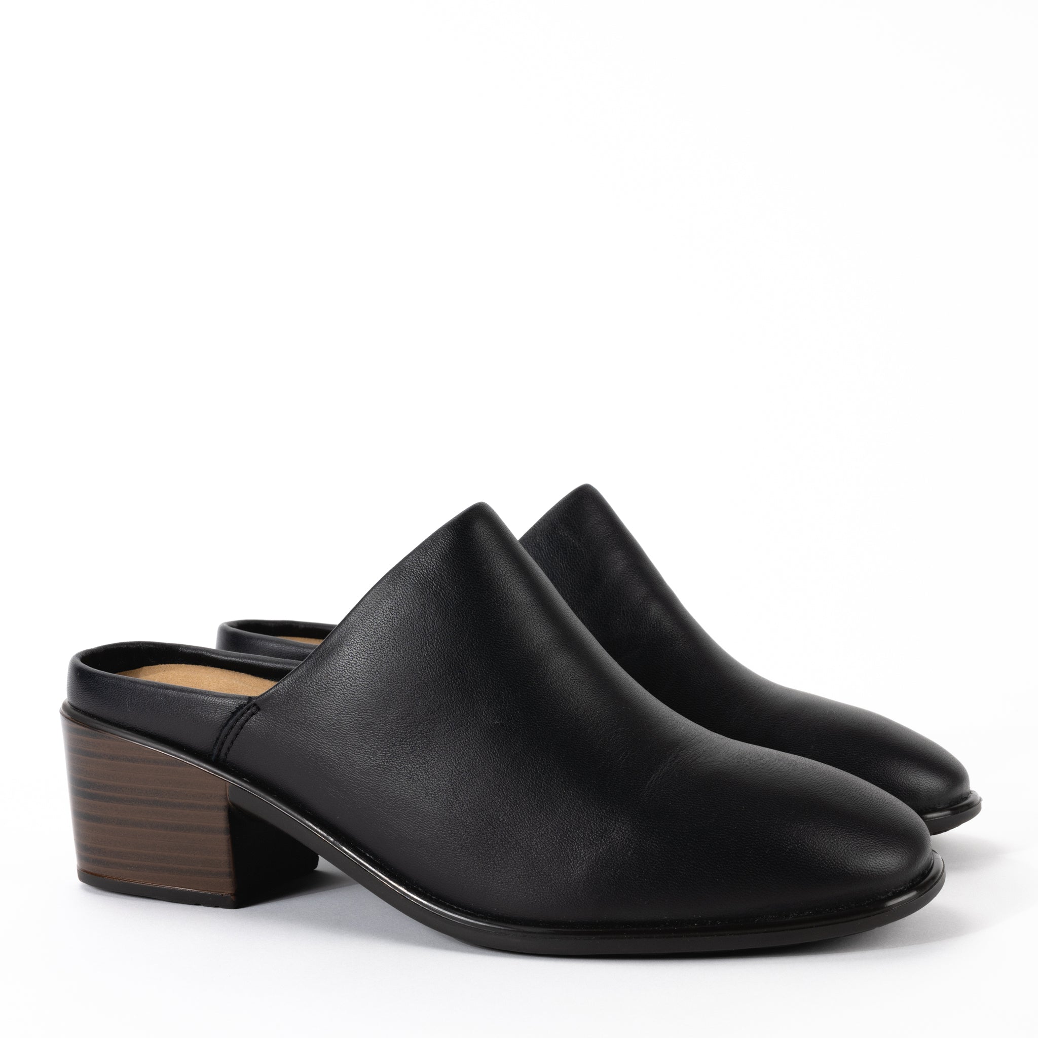 WOMEN'S NAOT DEDICATE MULE - BLACK - LEATHER – Plaza Shoe Store