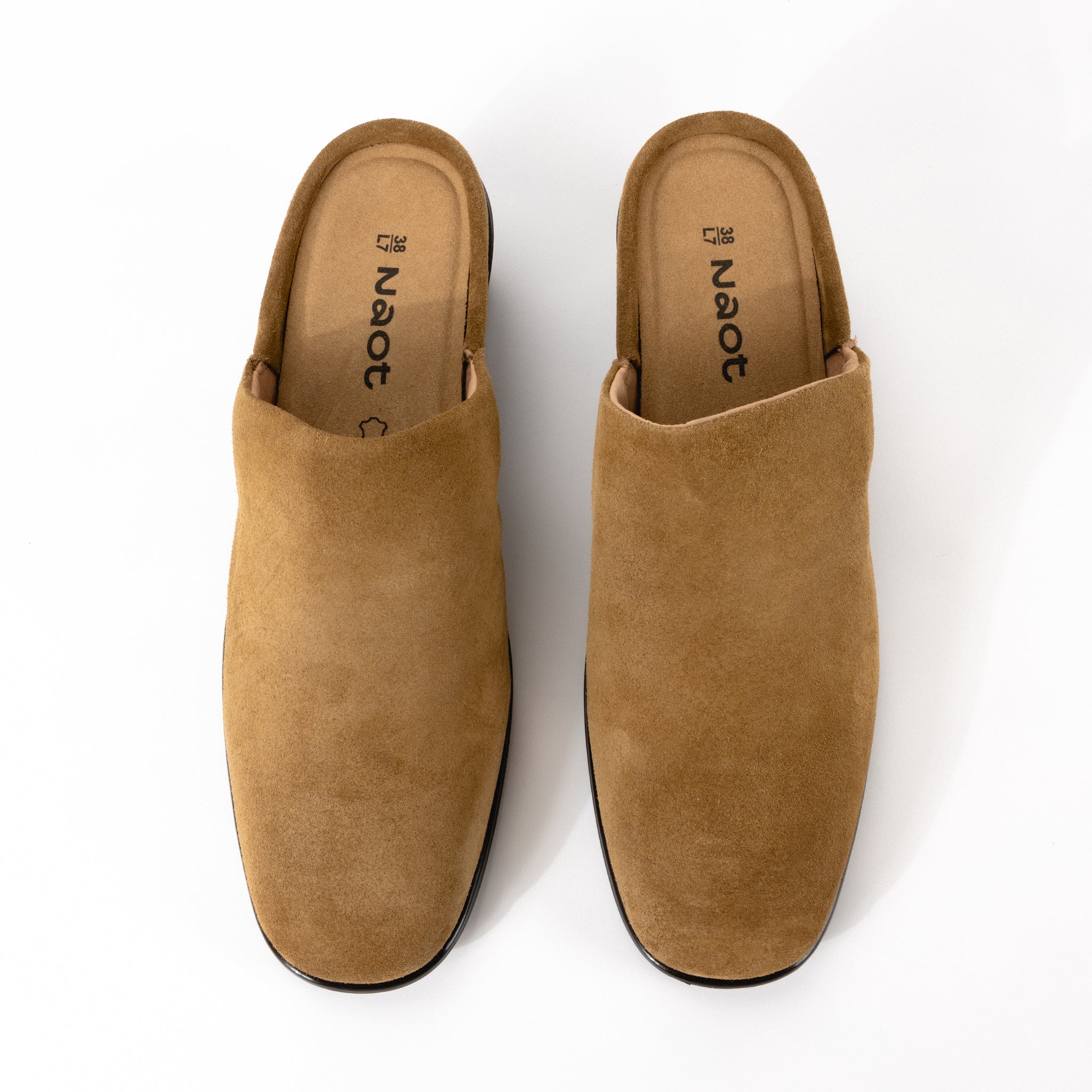 WOMEN'S NAOT DEDICATE MULE - ACORN - SUEDE – Plaza Shoe Store