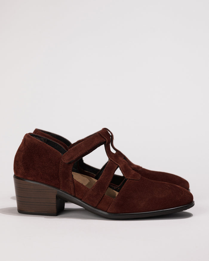 Side view of the Naot Authentic Women’s Cut-Out Suede Leather Shoe in Cabernet Suede – Heritage Collection