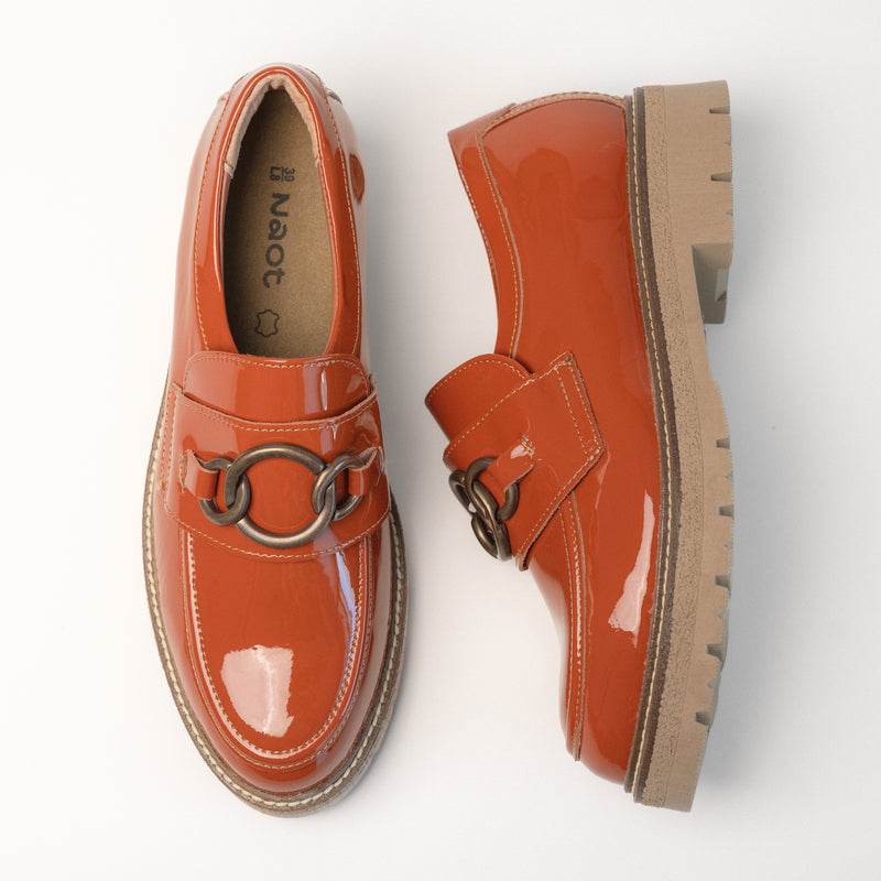 Top and side view of the Fremont loafer by Naot, offering all-day comfort with a modern style. 