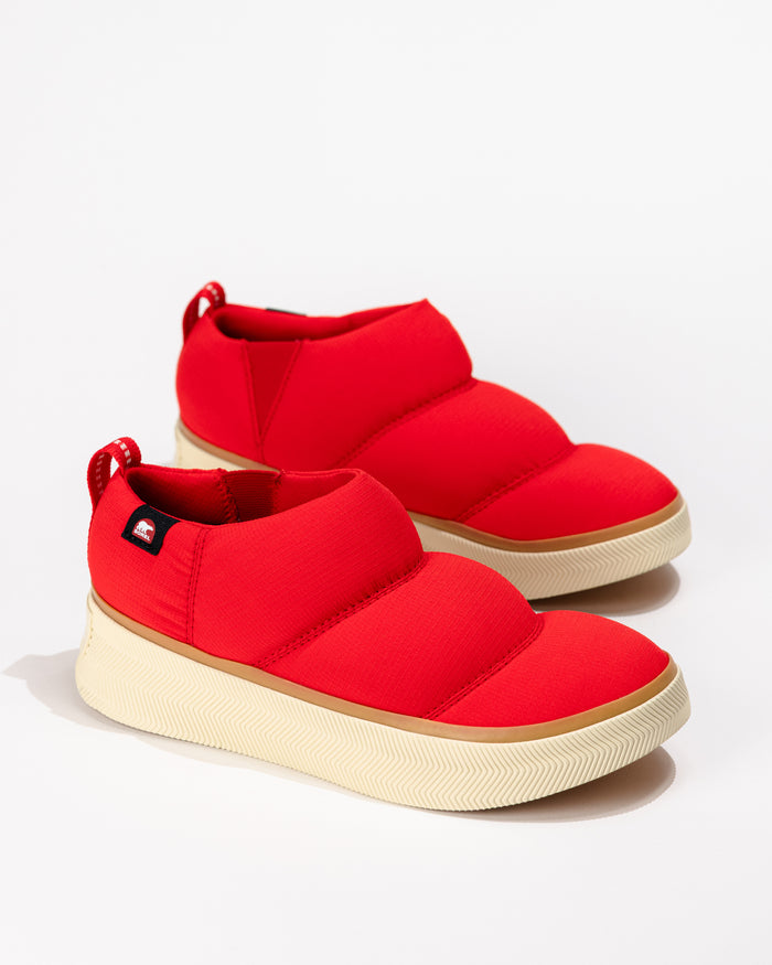 Side profile of the SOREL OUT N ABOUT IV Mini Puffy boot in bright red with puffy upper and molded outsole.