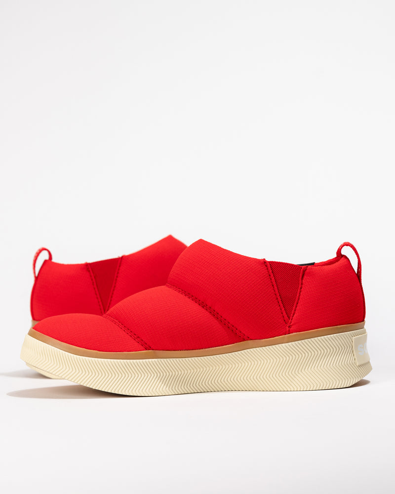 Instep angle showing elastic entry point and puffy detailing