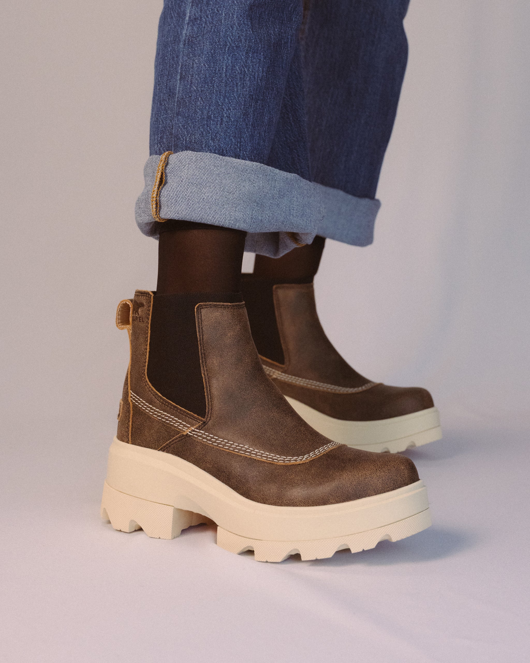 Women's SOREL JOAN FRWD™ Chelsea Boot – Canoe Brown Leather