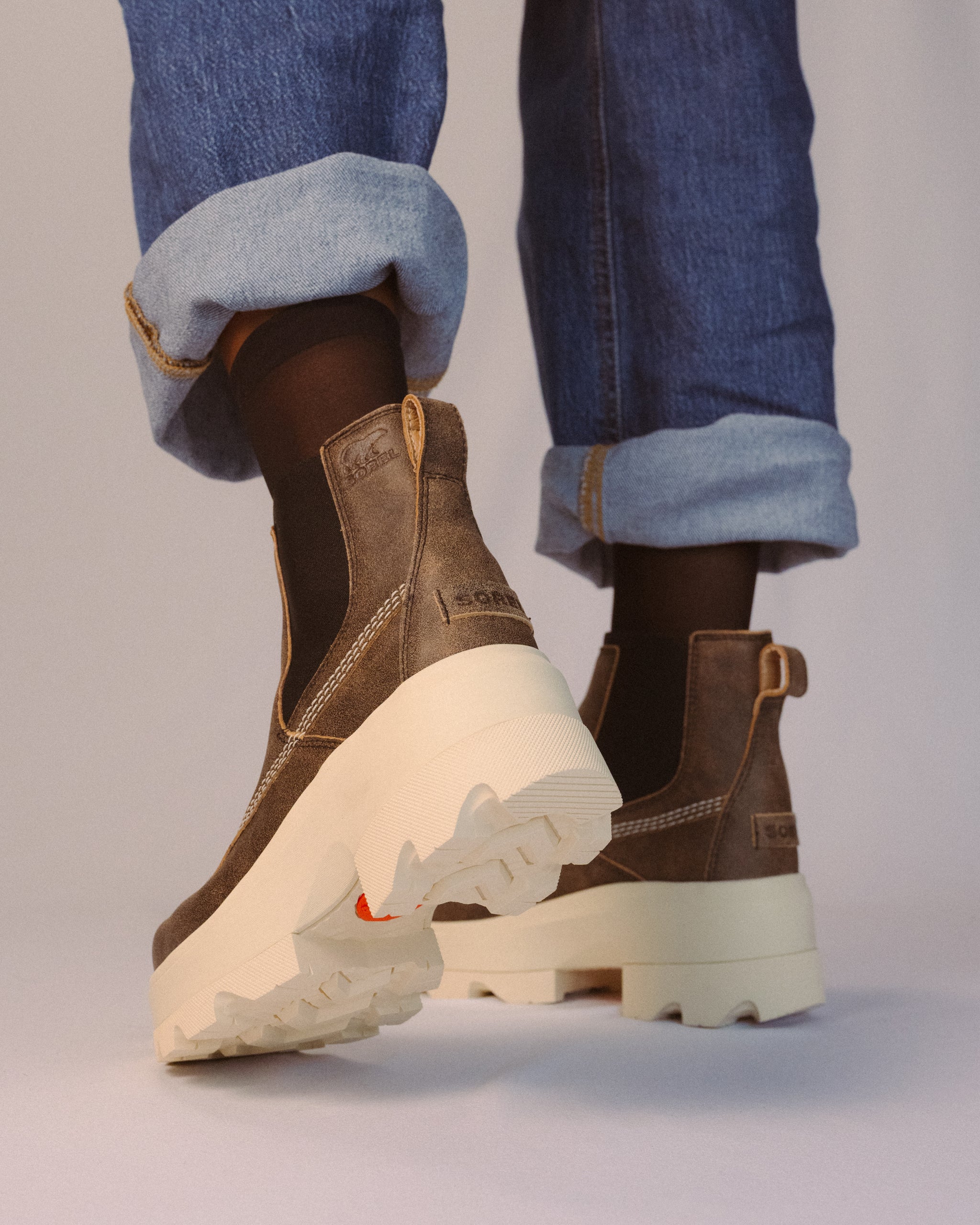 Women's SOREL JOAN FRWD™ Chelsea Boot – Canoe Brown Leather