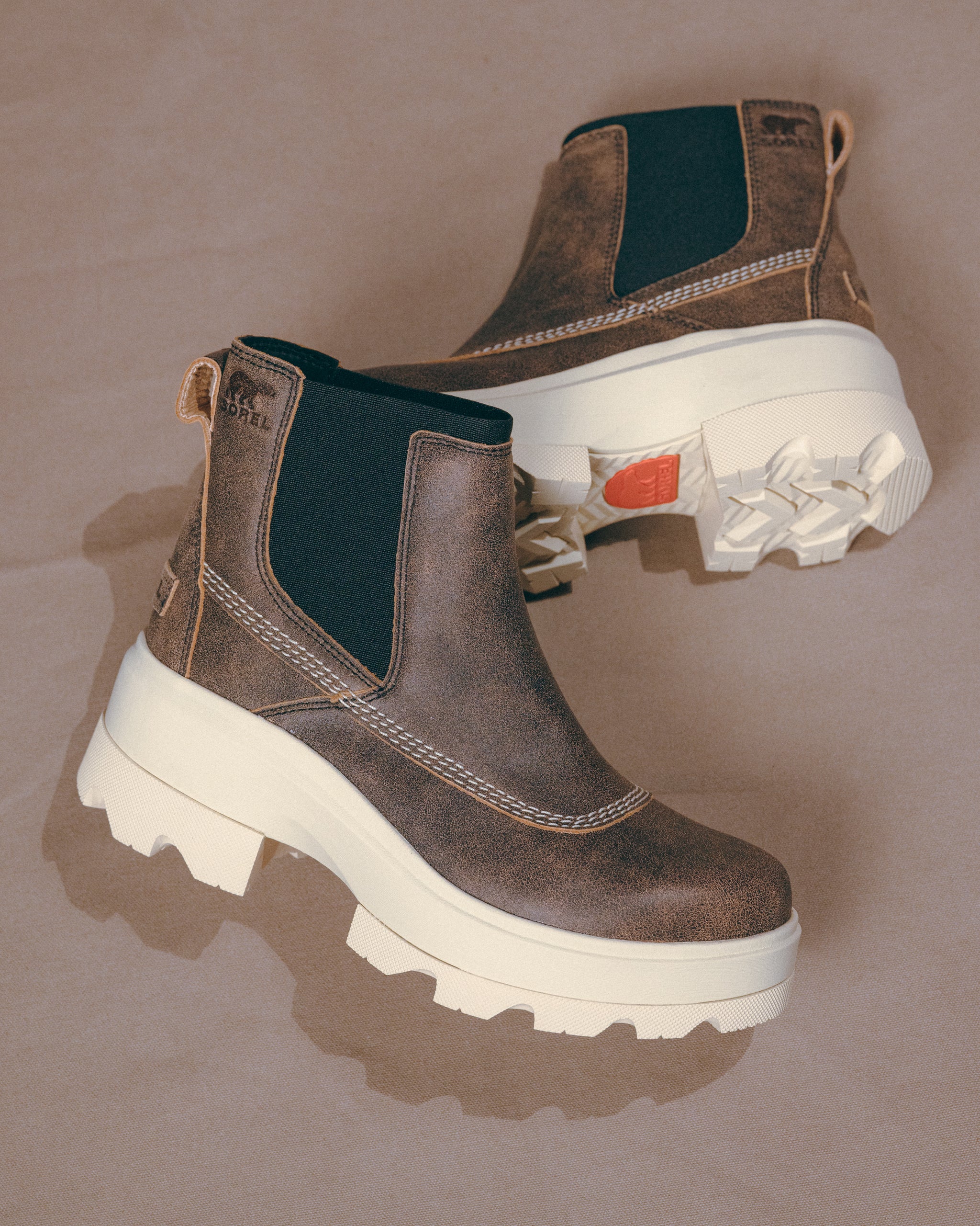 Women's SOREL JOAN FRWD™ Chelsea Boot – Canoe Brown Leather