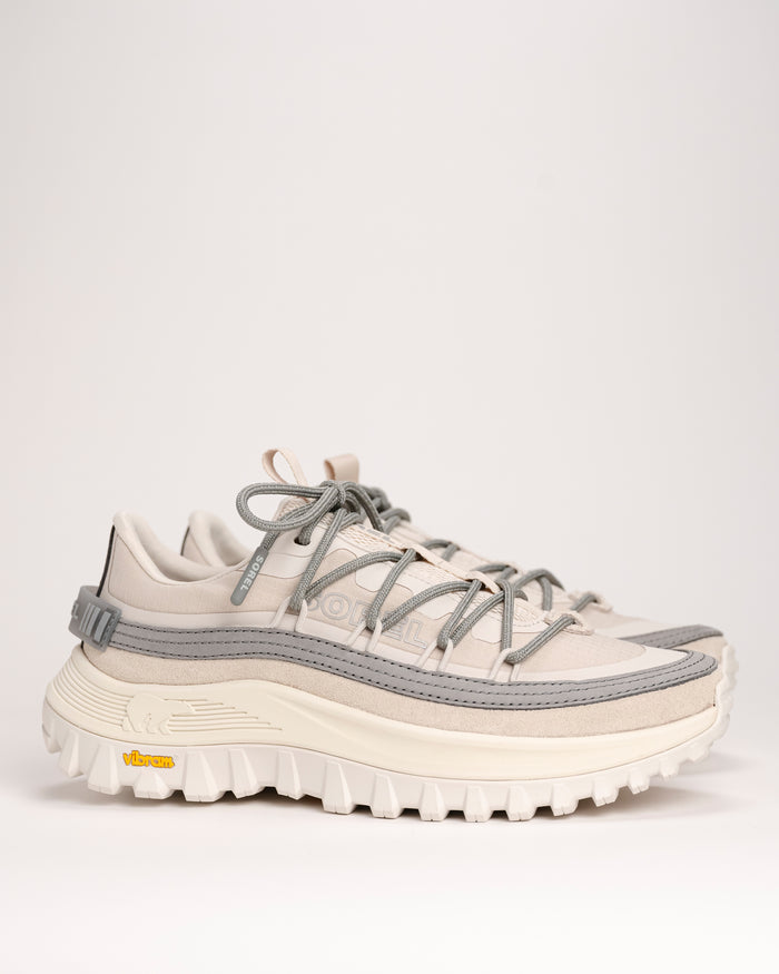 White and gray SOREL Callsign Horizon™ Low Sneaker in Fawn / Chrome Grey on a light background