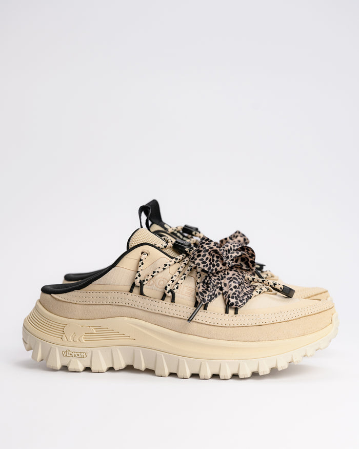 SOREL Callsign Mule – Technical Outdoor Slip-On Mule in Bleached Ceramic / Black