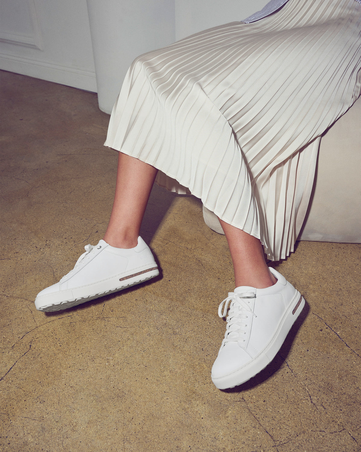 W-BEND - WHITE - LEATHER