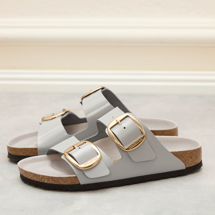 Birkenstock Arizona Big Buckle in Stone Coin Gray Natural High-Shine Leather Patent and golden buckle detail