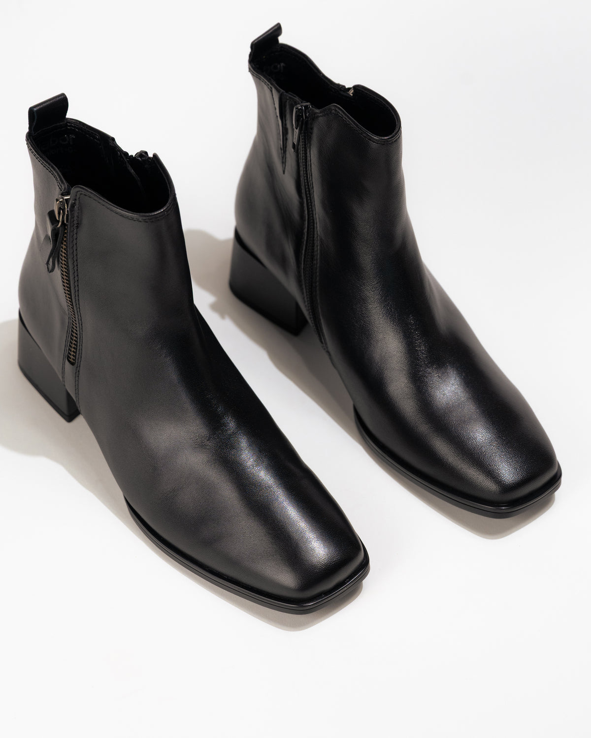 Top‑down view of Gabor 32.922‑27 women’s boot showing sleek square toe design