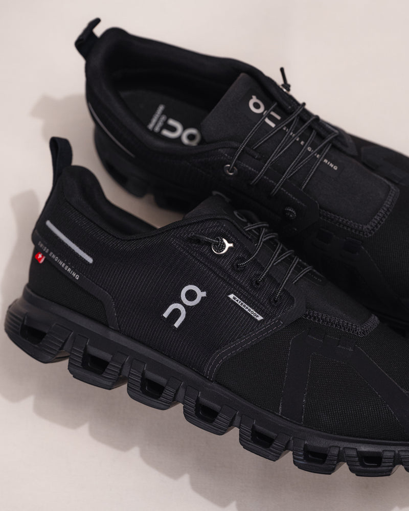 Men’s On Cloud 6 Waterproof sneaker in Black, side view