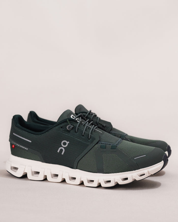 Lateral view of the Men’s On Cloud 6 sneaker in Olive/Evergreen with CloudTec® outsole.