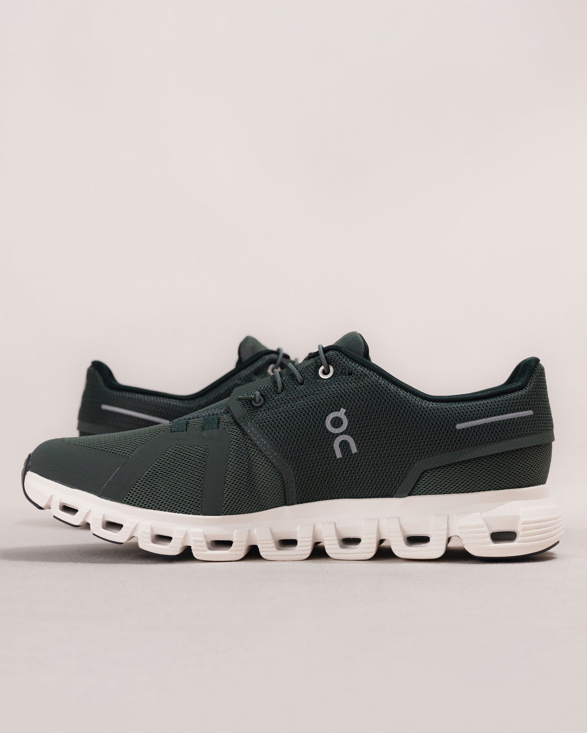 Detailed look at the contoured sockliner for comfort and support.
