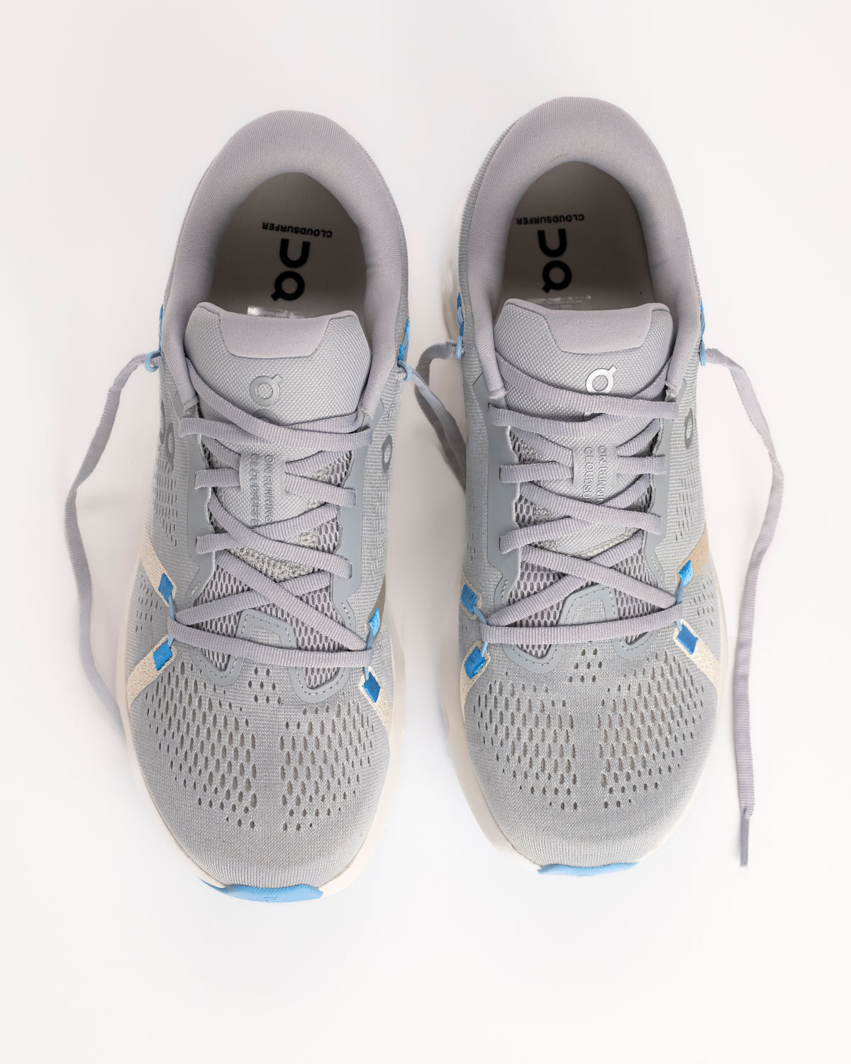 The On Running Cloudsurfer 2 is a refined evolution of the brand’s most innovative daily trainer, designed specifically for those who value a smooth, rolling transition. This version utilizes CloudTec Phase® technology, a computer-optimized midsole geometry that collapses sequentially to create a "domino effect" of cushioning from heel to toe. Unlike traditional On models, the Cloudsurfer 2 is built without a plastic Speedboard®, resulting in a more natural, flexible ride that feels lighter. 3MF10124839