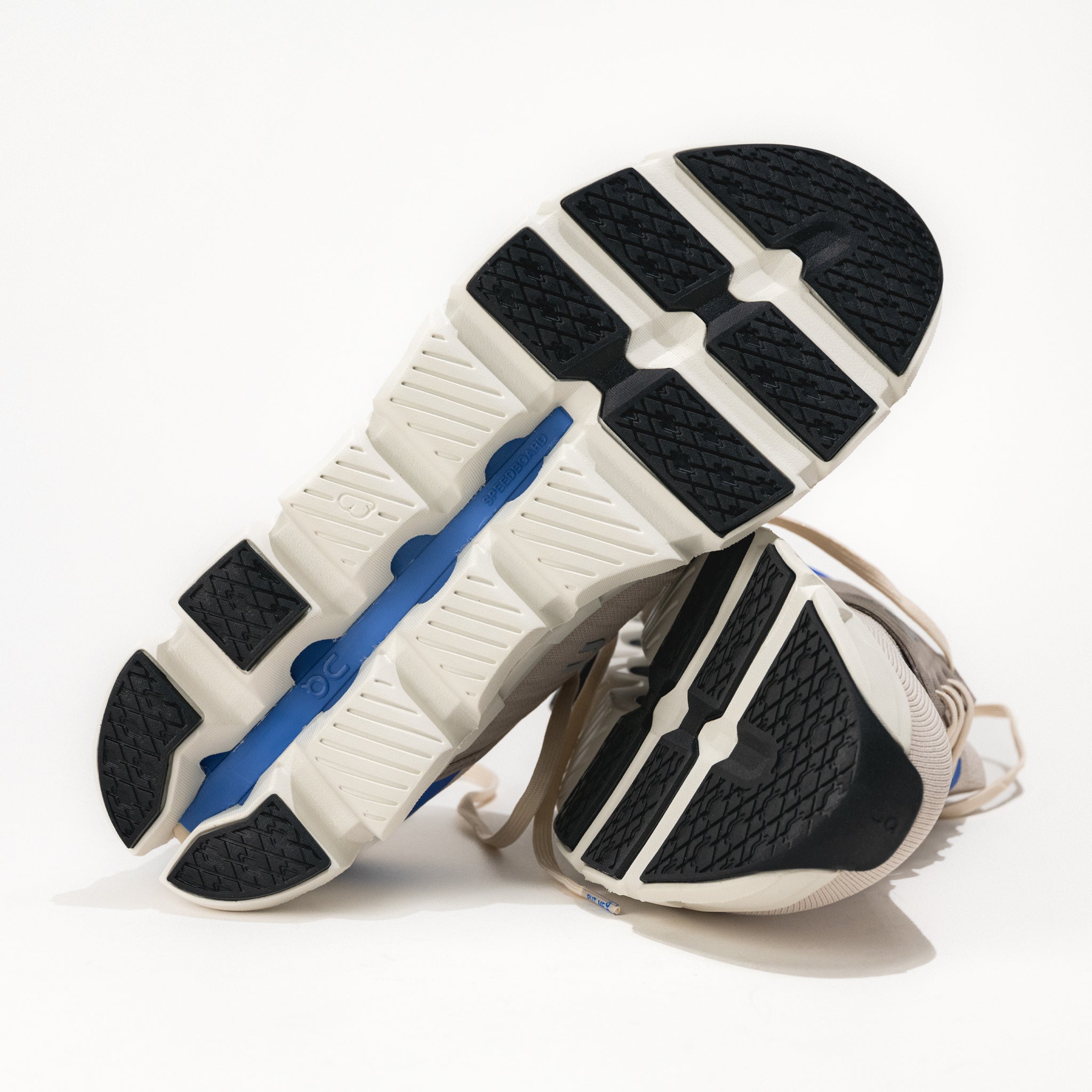 Men's On Running Cloudswift 4 Road Running Shoe in Cream/Cobalt