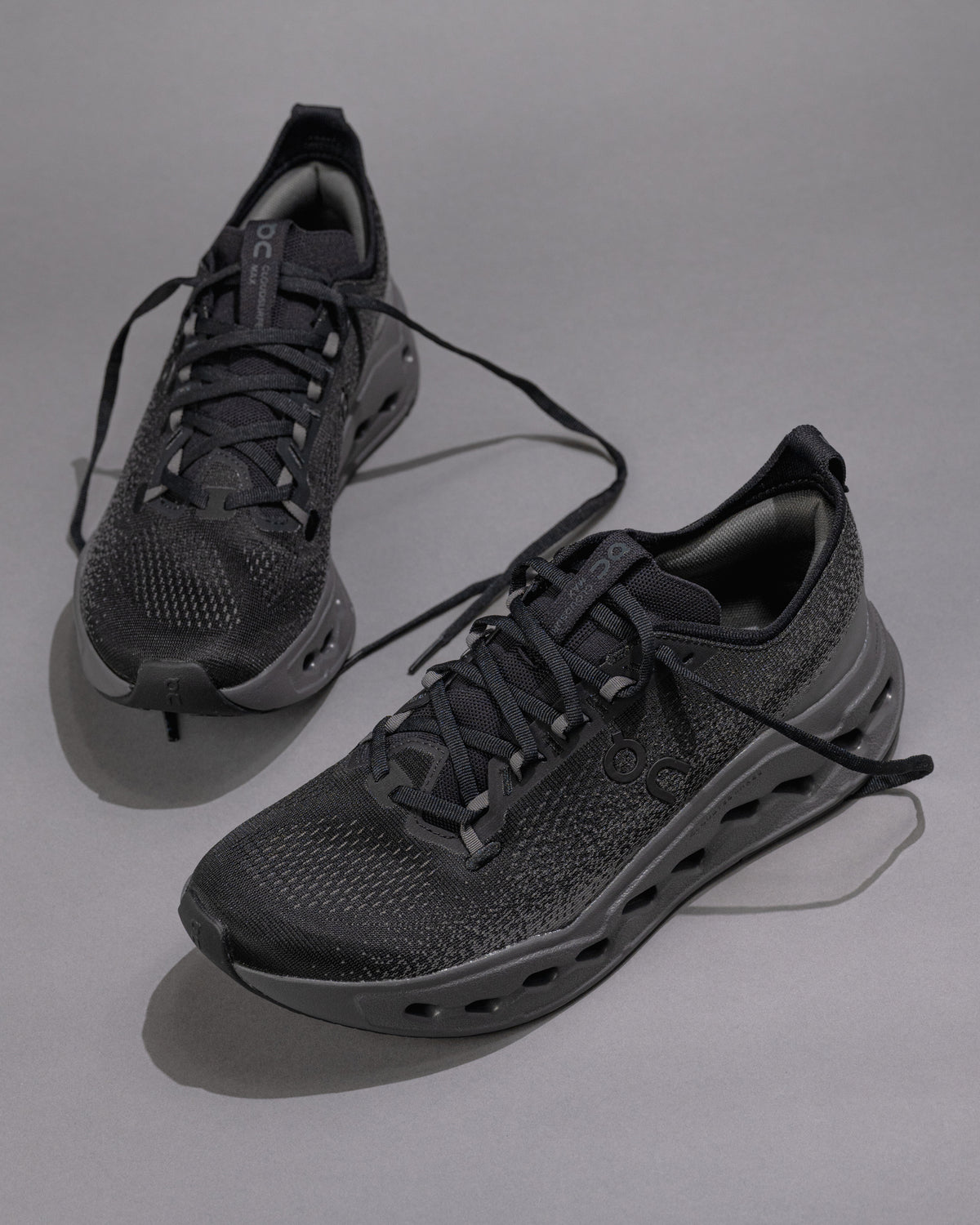 Men’s On Cloudsurfer Max Neutral Running Shoe in Black