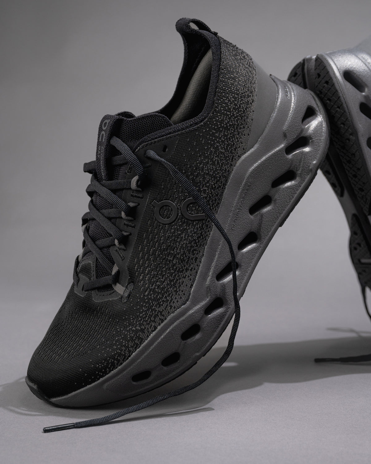 Men’s On Cloudsurfer Max Neutral Running Shoe in Black