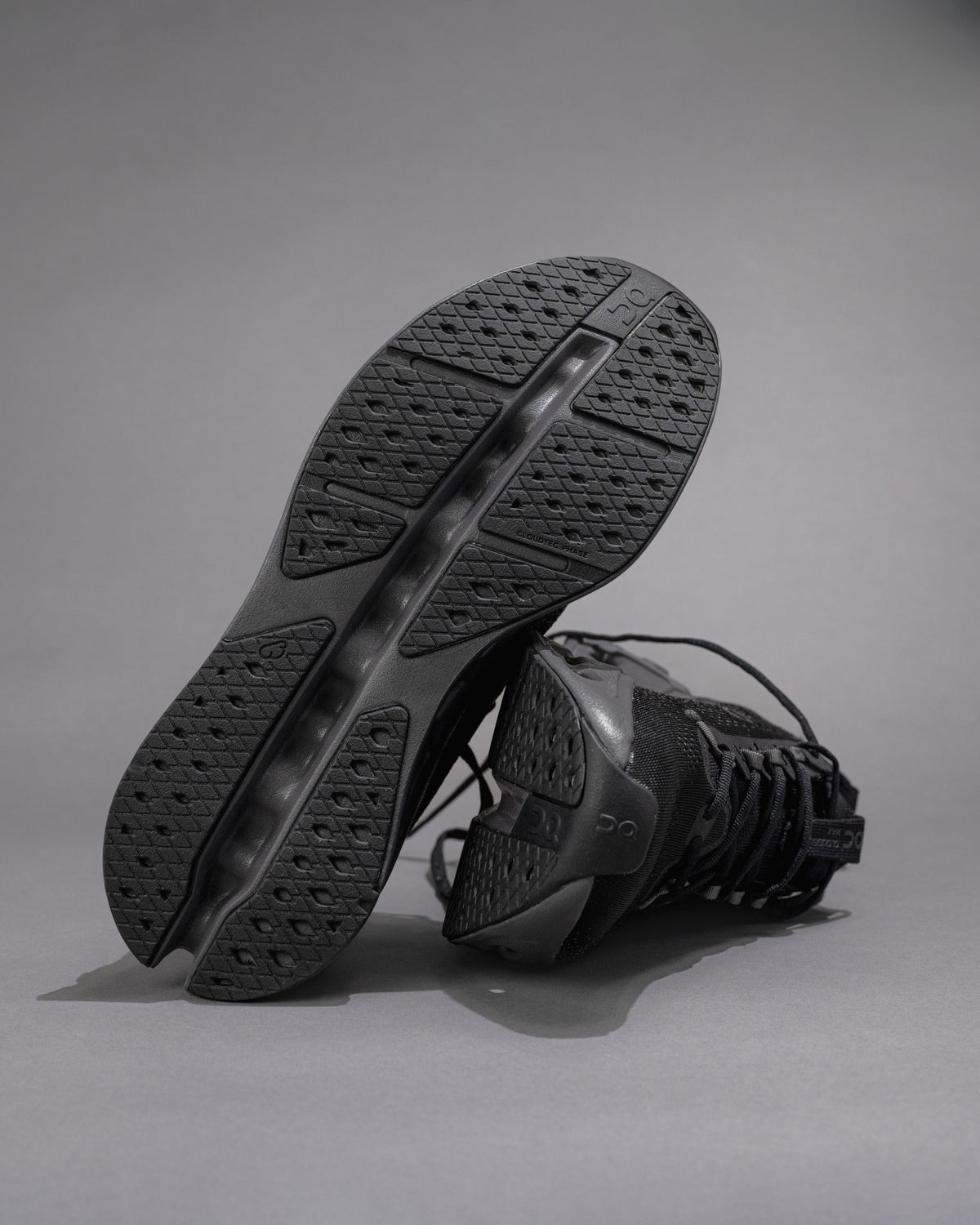 Men’s On Cloudsurfer Max Neutral Running Shoe in Black