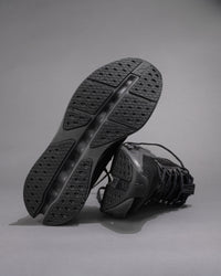 Men’s On Cloudsurfer Max Neutral Running Shoe in Black