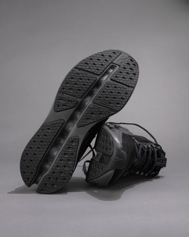 Men’s On Cloudsurfer Max Neutral Running Shoe in Black